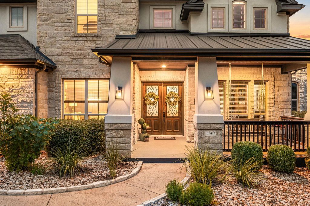 5240 Diamante DR, Spicewood, TX 78669
