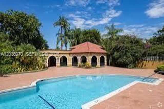 15640 SW 80th St G-104, Miami, FL 33193