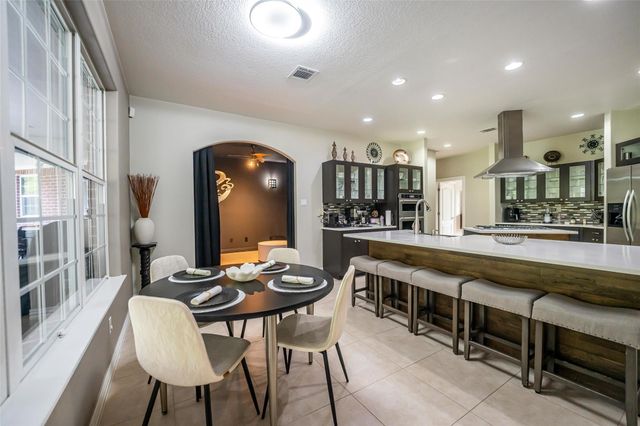 33519 Hillside Drive, Pinehurst, TX 77362
