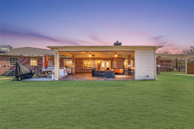 33519 Hillside Drive, Pinehurst, TX 77362