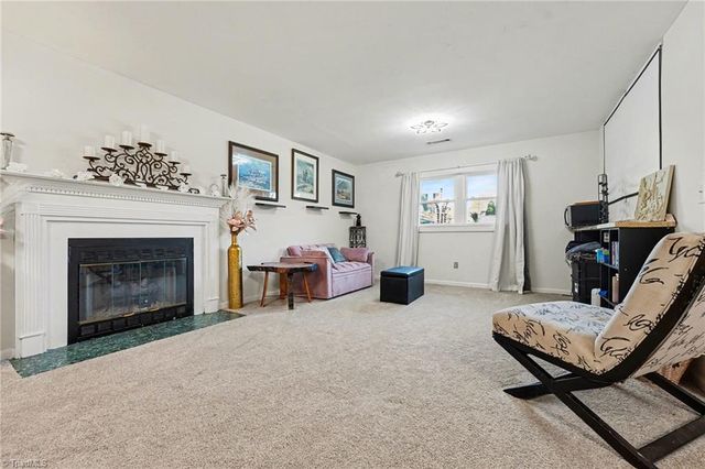 6033 Stone Bluff Drive, Clemmons, NC 27012