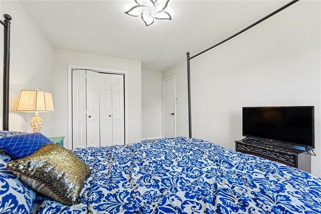 6033 Stone Bluff Drive, Clemmons, NC 27012