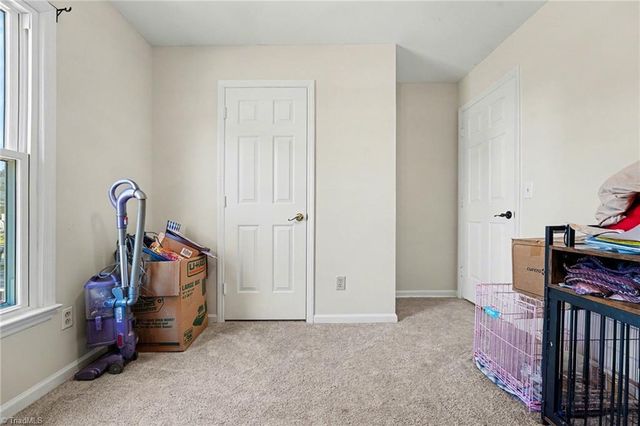 6033 Stone Bluff Drive, Clemmons, NC 27012