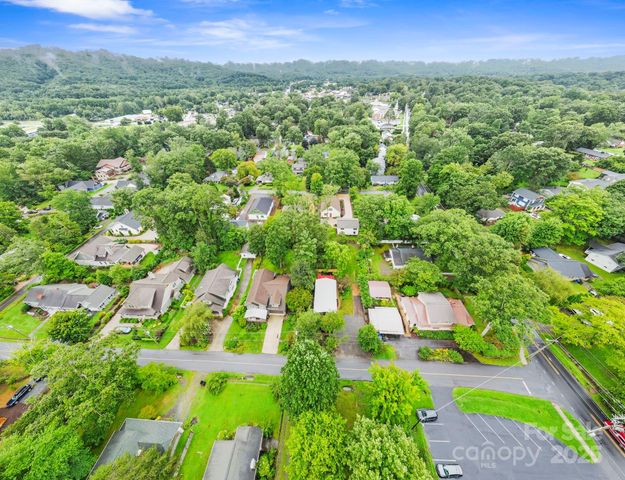 102 4th Street A and B, Black Mountain, NC 28711