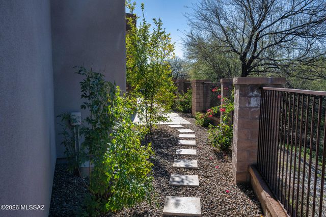 7723 E Sabino Enclave Place, Tucson, AZ 85750