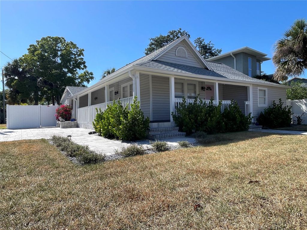 Image 3 of property listing at 7315 S MASCOTTE STREET, Tampa, FL 33616