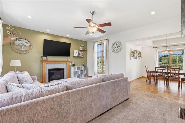 18580 TAYLOR Lane, Council Bluffs, IA 51503