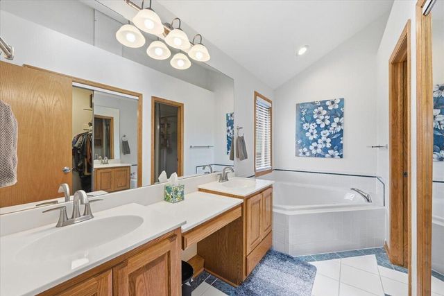 18580 TAYLOR Lane, Council Bluffs, IA 51503