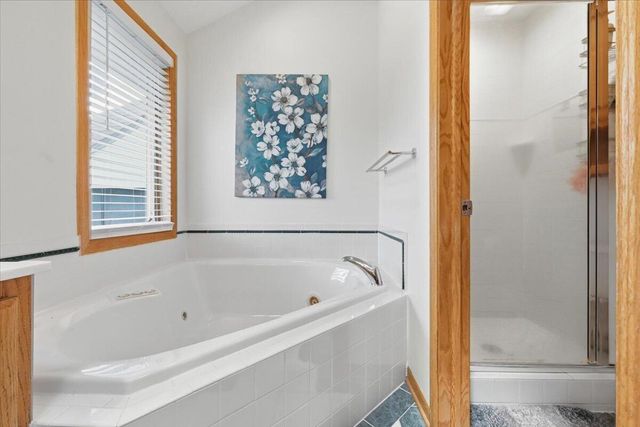 18580 TAYLOR Lane, Council Bluffs, IA 51503