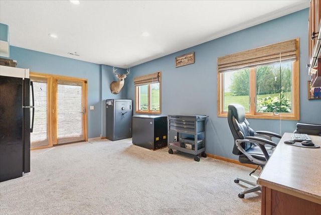 18580 TAYLOR Lane, Council Bluffs, IA 51503