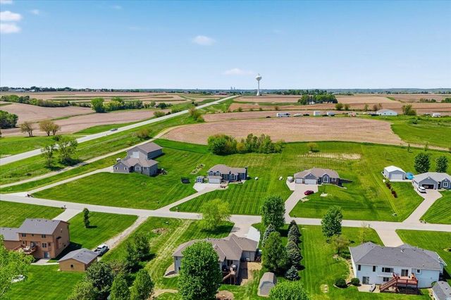 18580 TAYLOR Lane, Council Bluffs, IA 51503