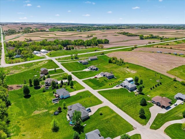 18580 TAYLOR Lane, Council Bluffs, IA 51503