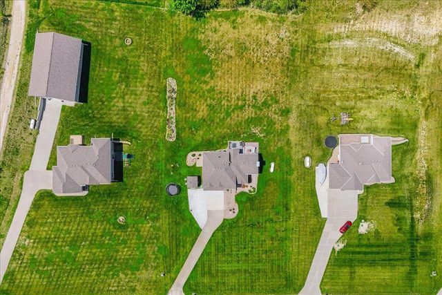18580 TAYLOR Lane, Council Bluffs, IA 51503