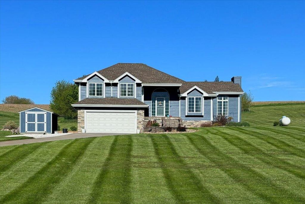 18580 TAYLOR Lane, Council Bluffs, IA 51503