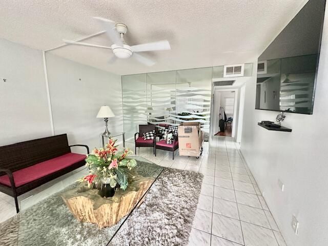 14 Fanshaw A, Boca Raton, FL 33434