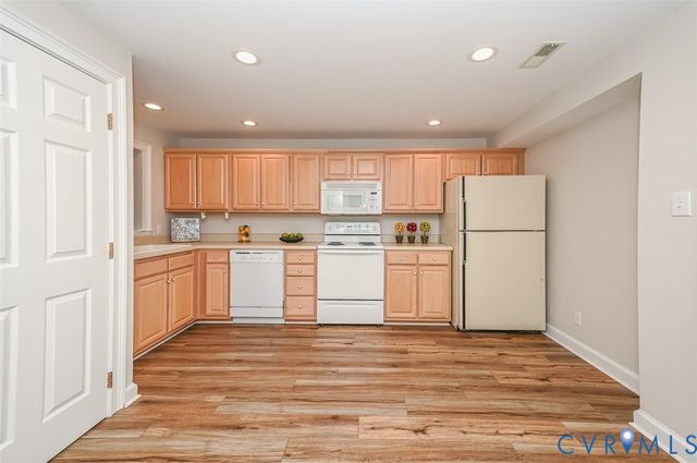 10809 Leabrook Dr, Glen Allen, VA 23059