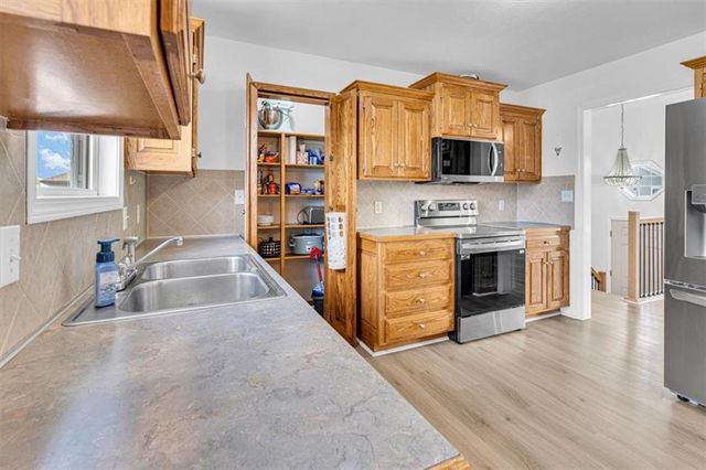 1114 Melody Court, Kearney, MO 64060