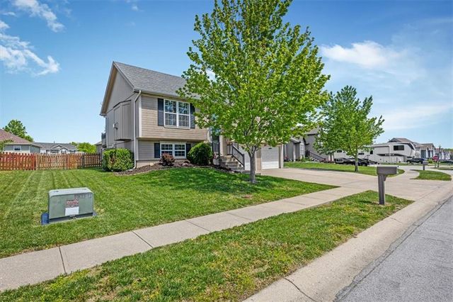 1114 Melody Court, Kearney, MO 64060