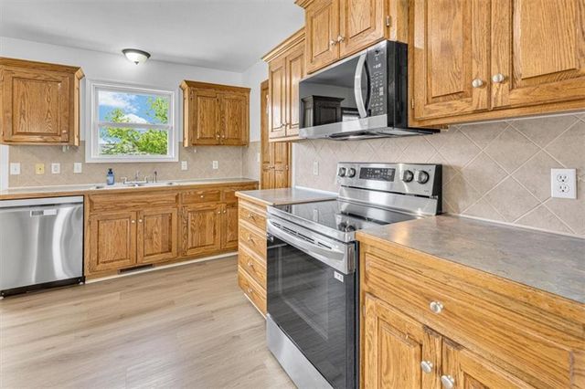 1114 Melody Court, Kearney, MO 64060