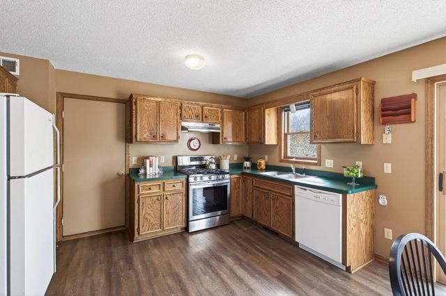 9585 72nd Street S, Cottage Grove, MN 55016