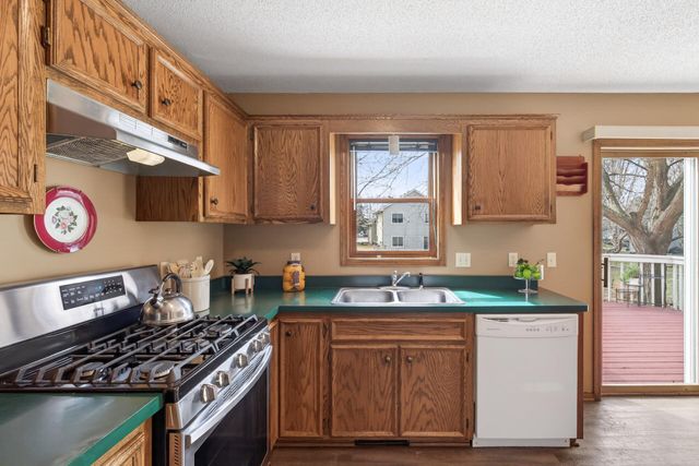 9585 72nd Street S, Cottage Grove, MN 55016