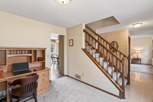 9585 72nd Street S, Cottage Grove, MN 55016