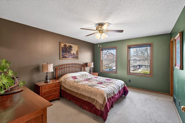 9585 72nd Street S, Cottage Grove, MN 55016