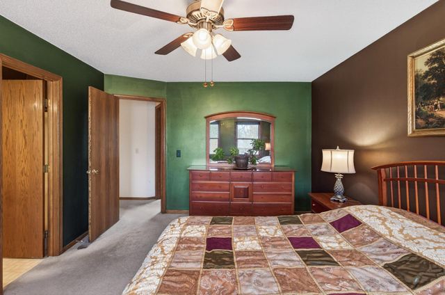 9585 72nd Street S, Cottage Grove, MN 55016