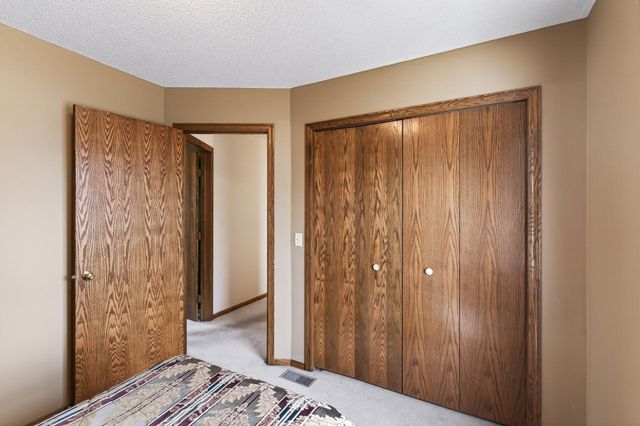 9585 72nd Street S, Cottage Grove, MN 55016