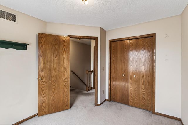 9585 72nd Street S, Cottage Grove, MN 55016