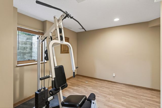 9585 72nd Street S, Cottage Grove, MN 55016