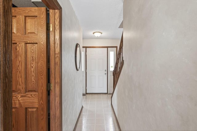 9585 72nd Street S, Cottage Grove, MN 55016