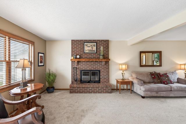 9585 72nd Street S, Cottage Grove, MN 55016