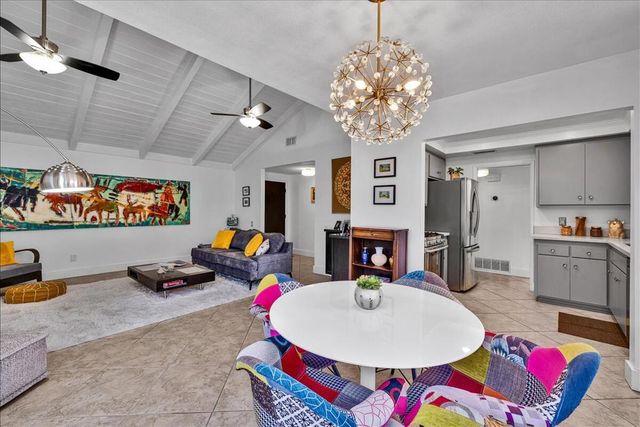 2389 E Miramonte Circle B, Palm Springs, CA 92264