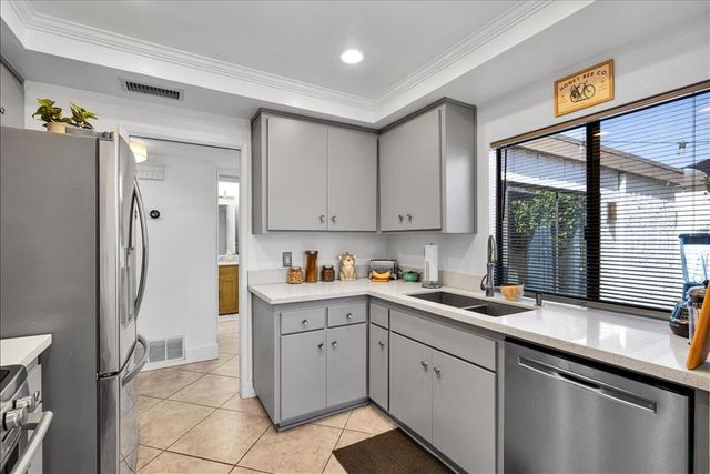 2389 E Miramonte Circle B, Palm Springs, CA 92264