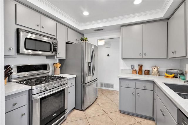 2389 E Miramonte Circle B, Palm Springs, CA 92264