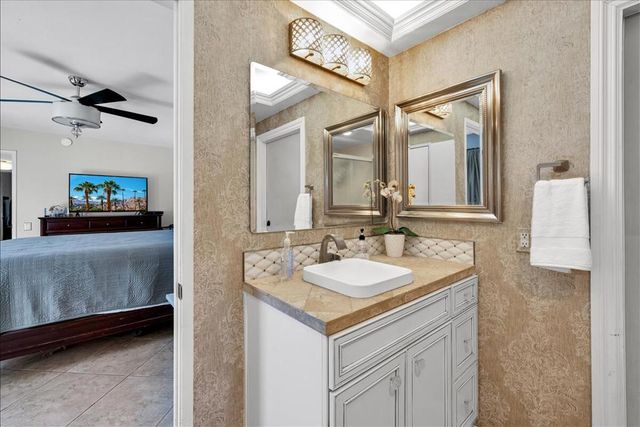 2389 E Miramonte Circle B, Palm Springs, CA 92264