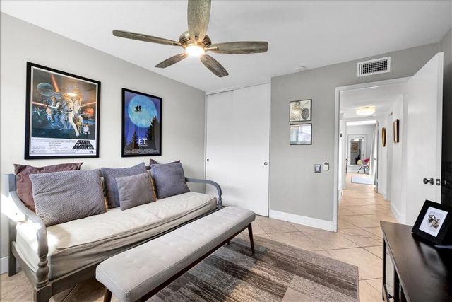 2389 E Miramonte Circle B, Palm Springs, CA 92264