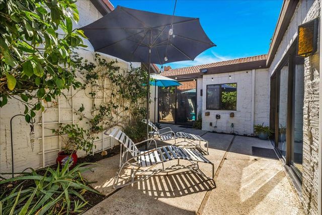 2389 E Miramonte Circle B, Palm Springs, CA 92264