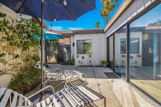2389 E Miramonte Circle B, Palm Springs, CA 92264