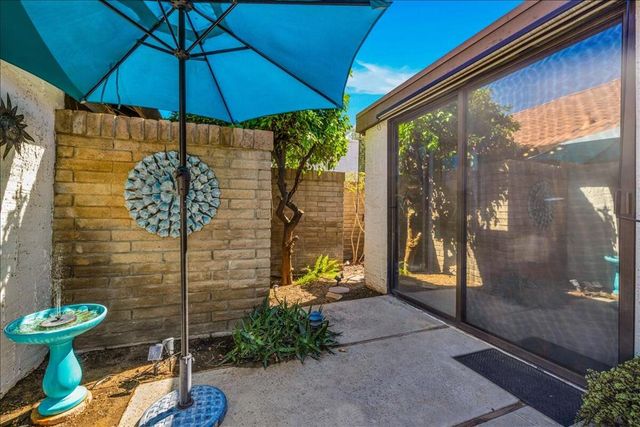 2389 E Miramonte Circle B, Palm Springs, CA 92264