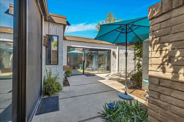 2389 E Miramonte Circle B, Palm Springs, CA 92264