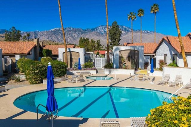 2389 E Miramonte Circle B, Palm Springs, CA 92264