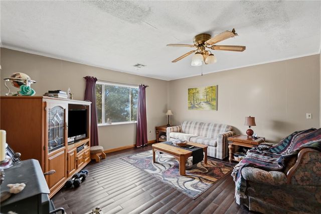 1057 Mundell Road, Eureka Springs, AR 72631