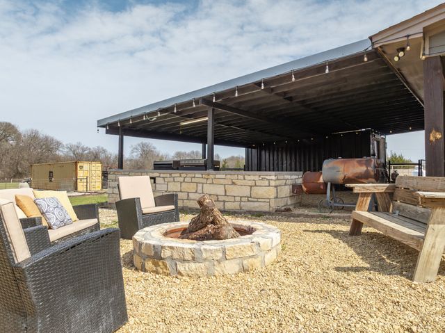 2860 Fm 66, Waxahachie, TX 75167