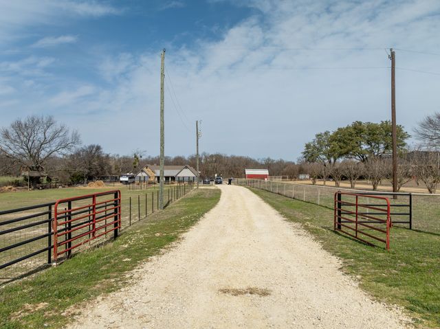 2860 Fm 66, Waxahachie, TX 75167