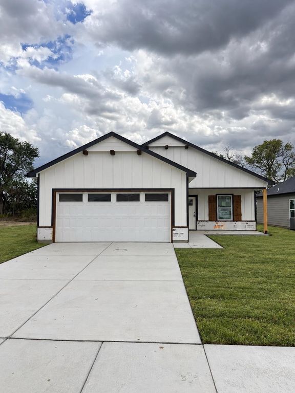 3631 E Bearsden St, Derby, KS 67037