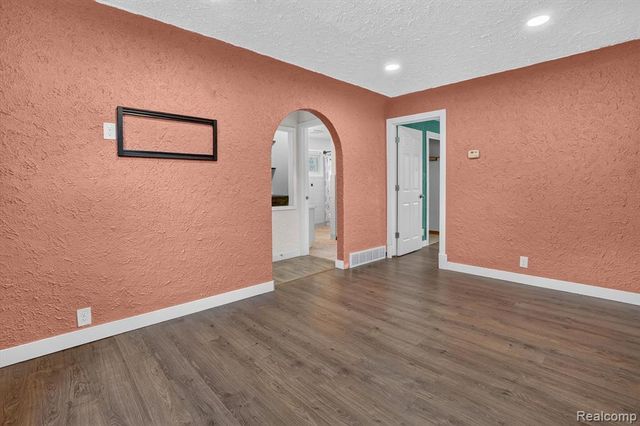 3901 Lowcroft Avenue, Lansing, MI 48910