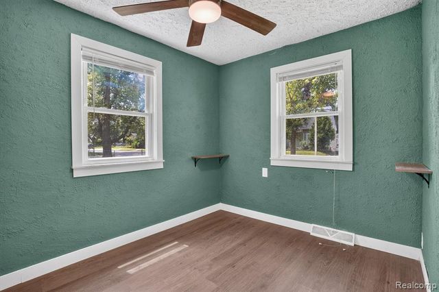 3901 Lowcroft Avenue, Lansing, MI 48910