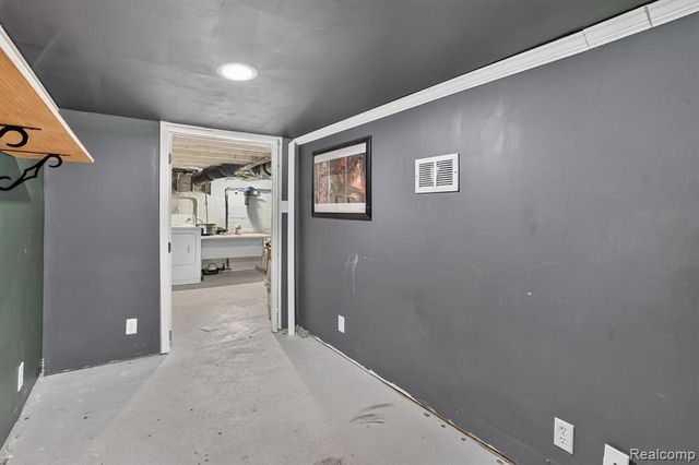3901 Lowcroft Avenue, Lansing, MI 48910